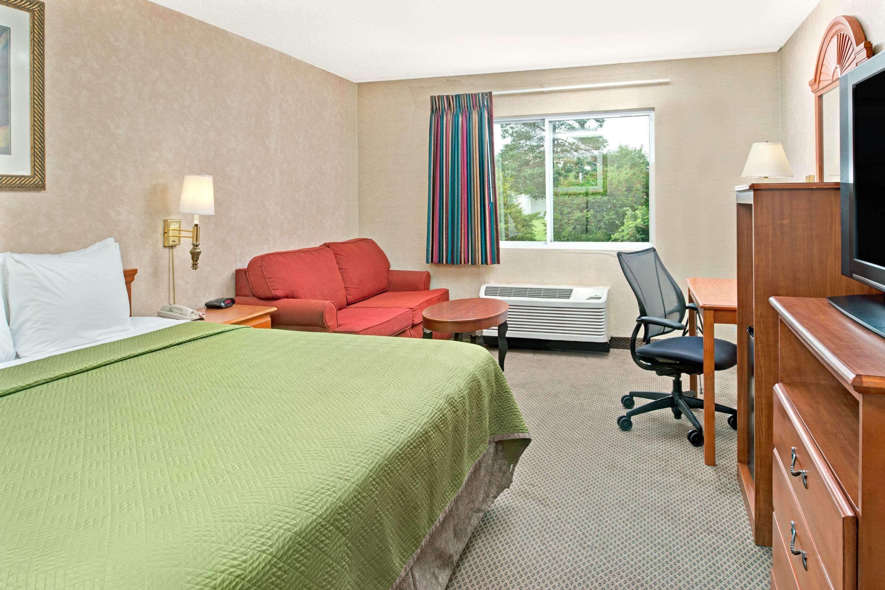 Travelodge By Wyndham Lincoln Airport I-80 Exterior photo